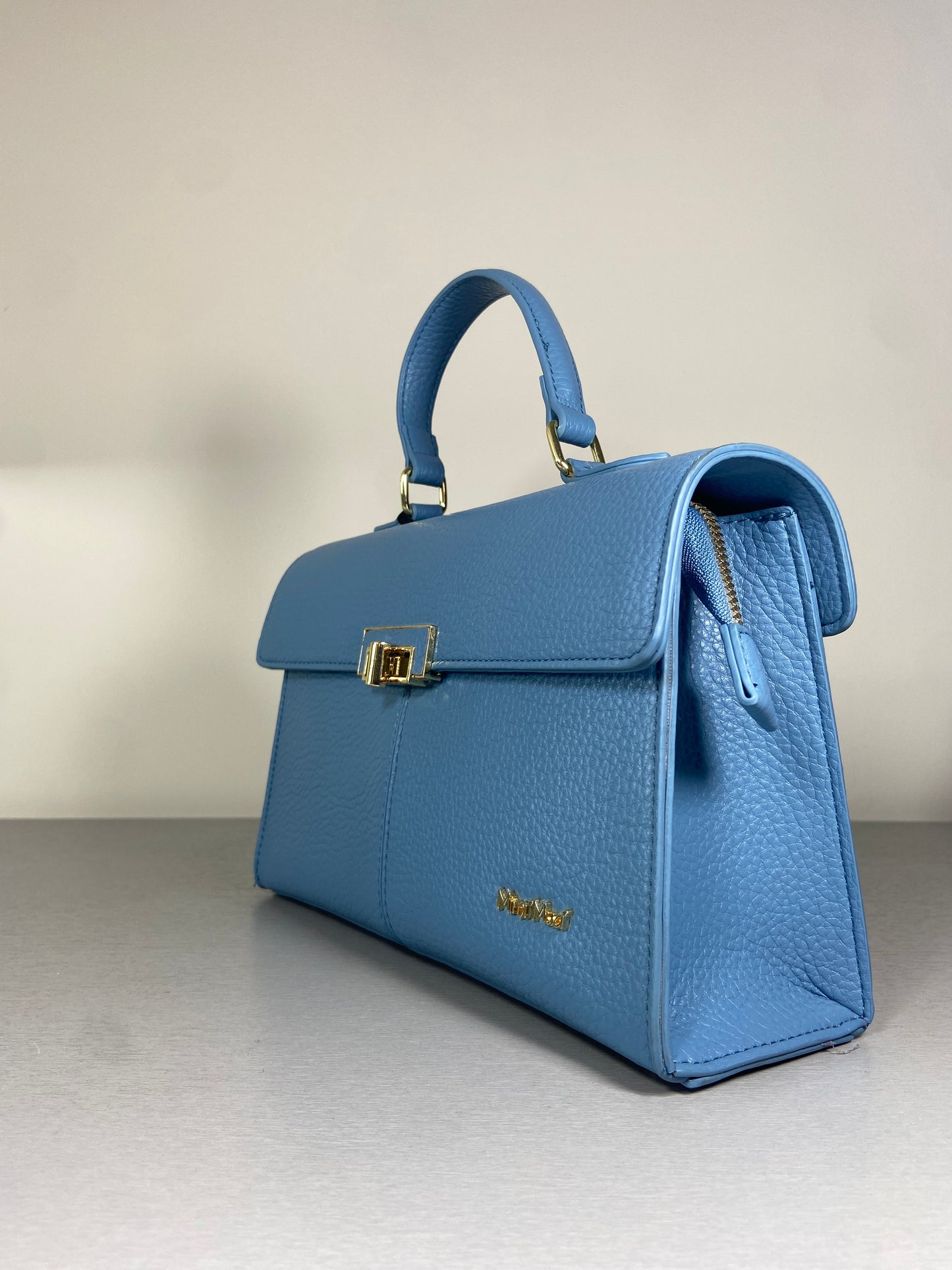 borsa_m8-j201106