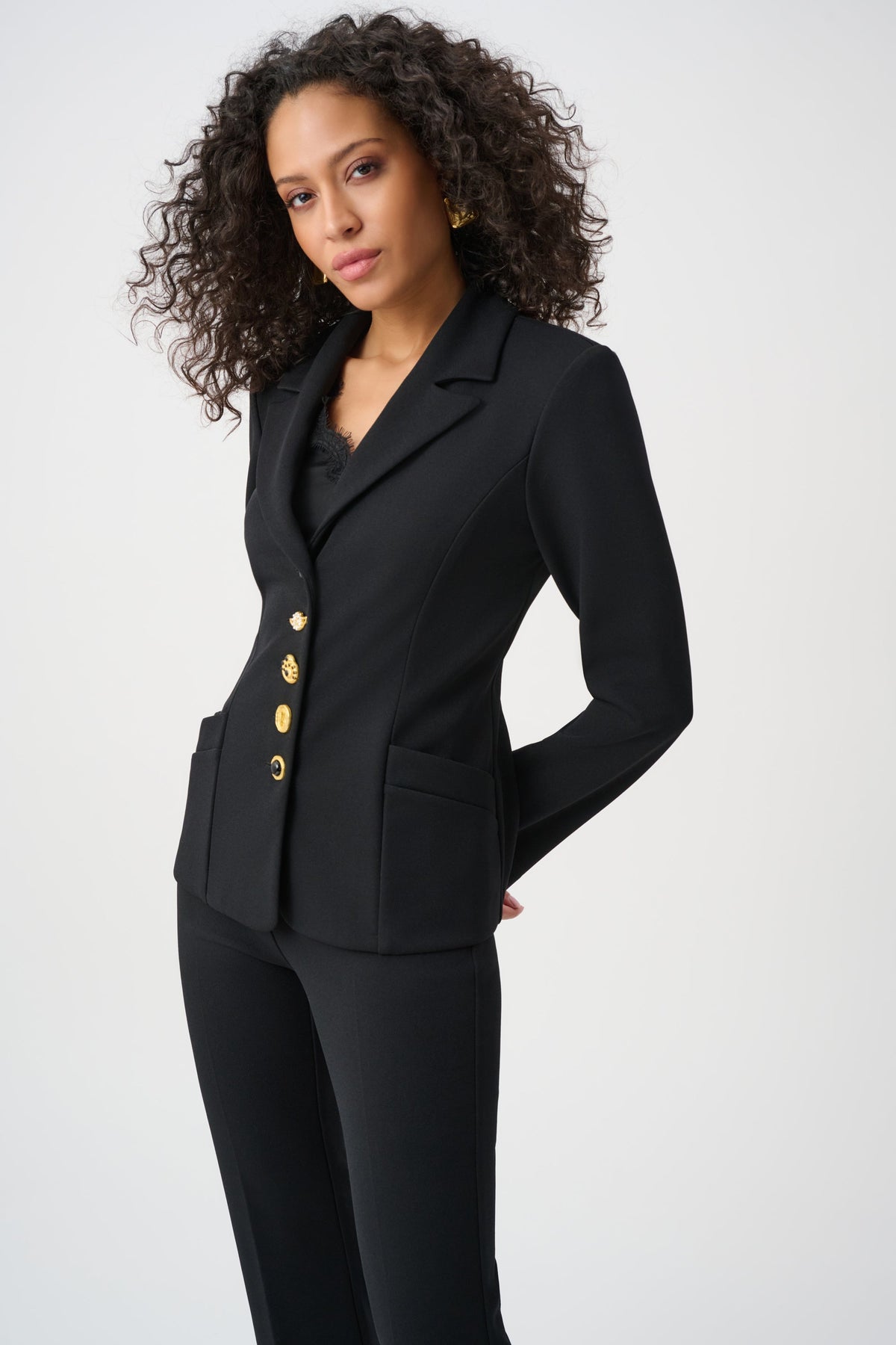 Blazer Sciancrato con Bottoni Gioiello Nero - Joseph Ribkoff