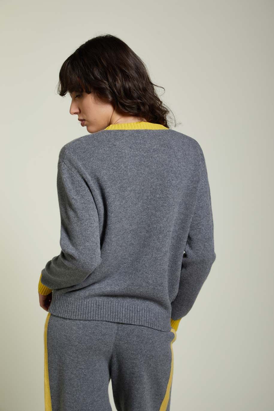 Girocollo Over Corto Jacquard Ricamo Carousel Grigio - Jei's
