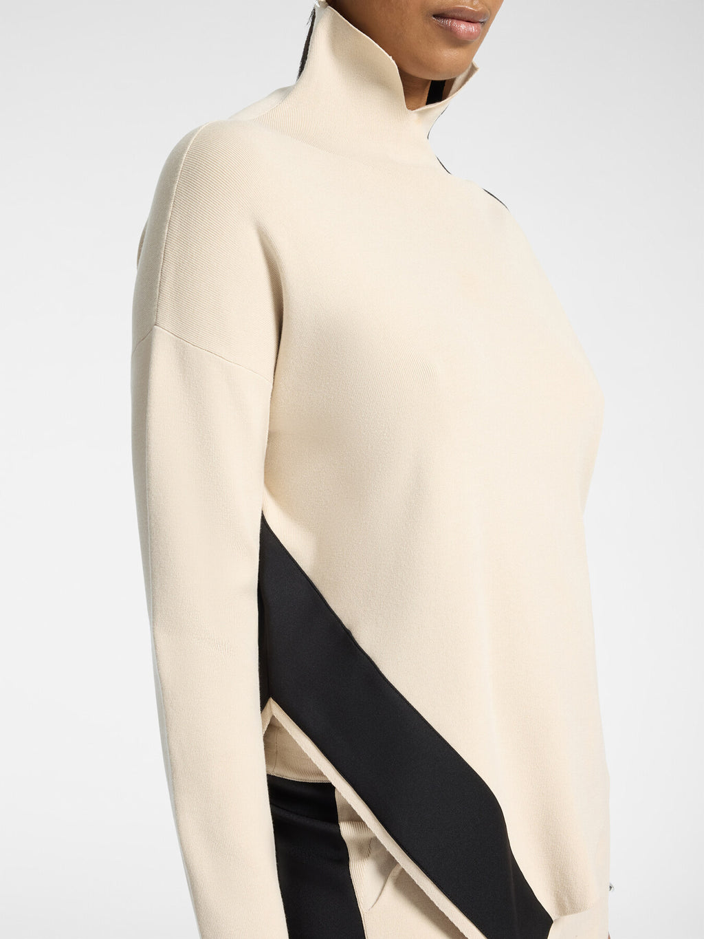 Maglia Dolcevita con Bordo Asimmetrico Beige - Elena Mirò