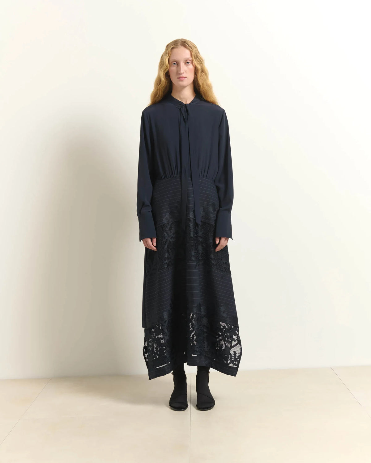 Beatrice B Abito Lungo con Fondo in Pizzo Blu — foto 2