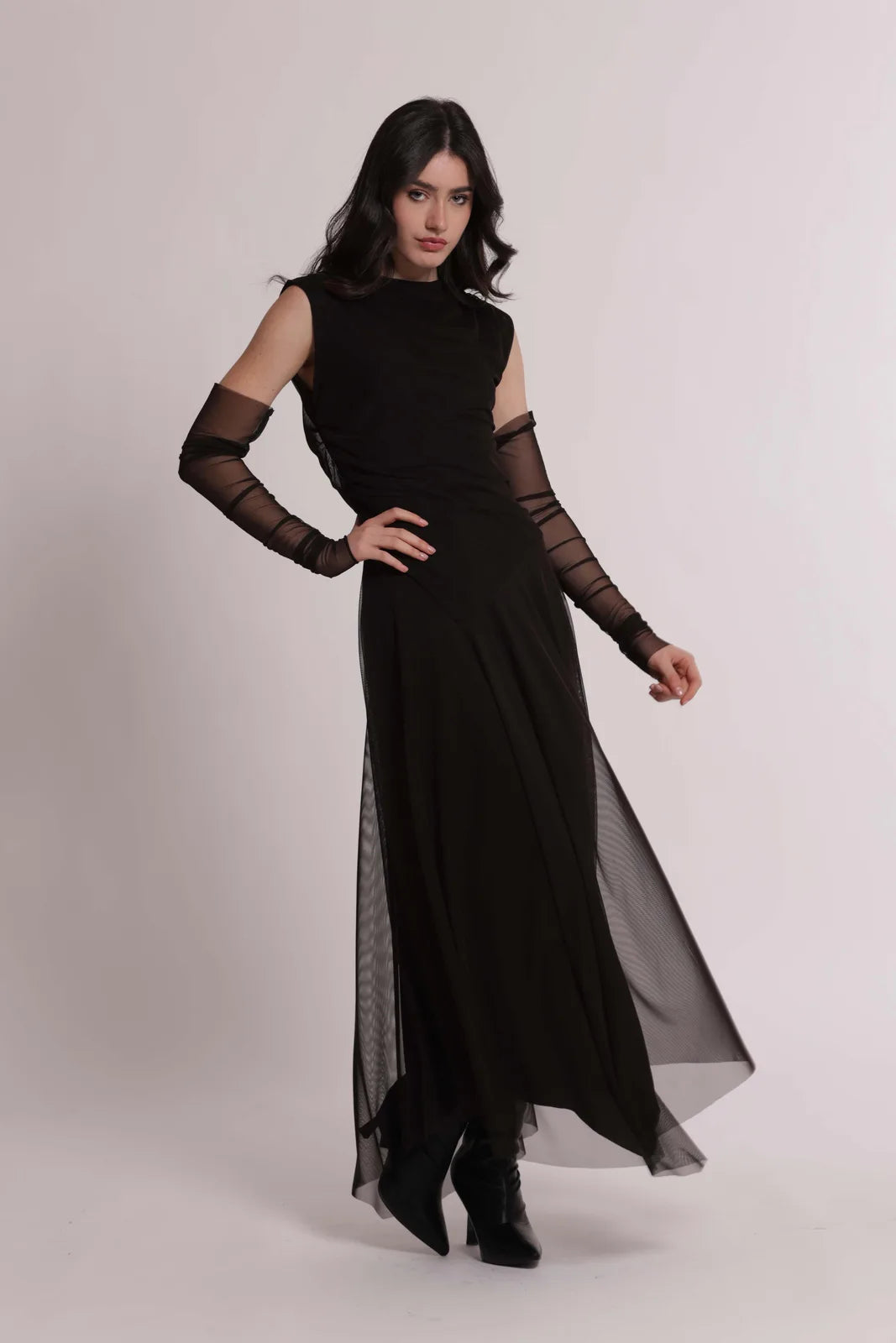 Mimi Mua Abito Midi con Manicotti e Gonna in Tulle Nero