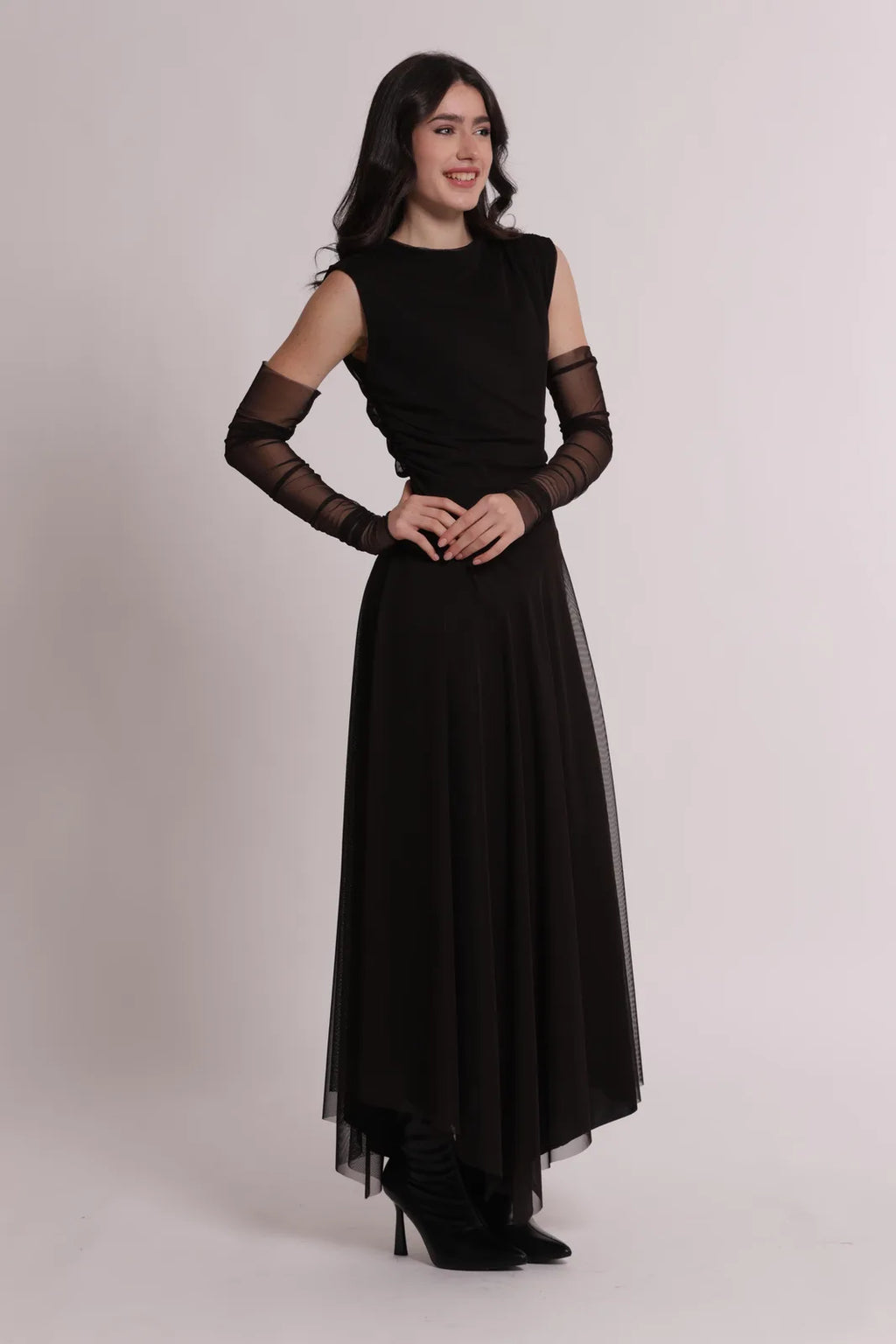 Mimi Mua Abito Midi con Manicotti e Gonna in Tulle Nero — foto 2