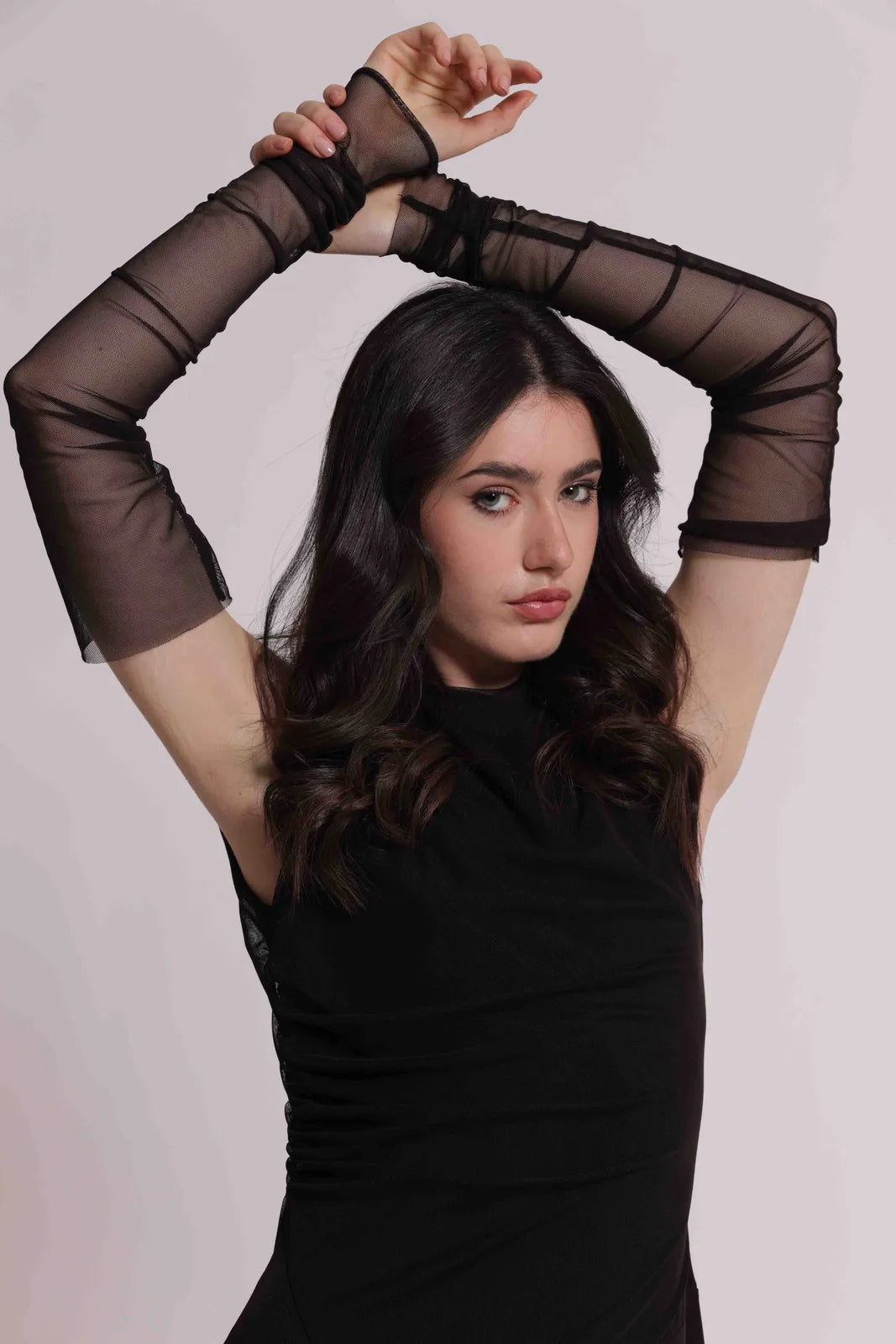 Mimi Mua Abito Midi con Manicotti e Gonna in Tulle Nero — foto 4