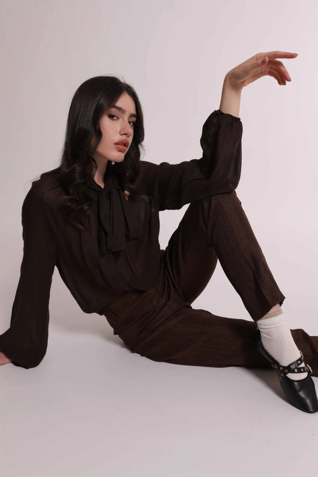 Mimi Mua Blusa con Fiocco al Collo in Garza di Viscosa Moro