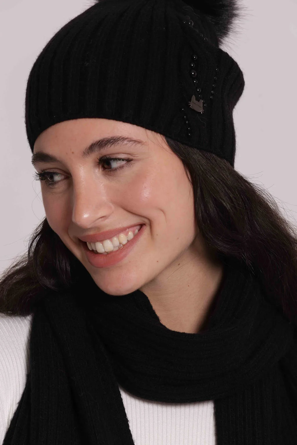Mimi Mua Cappello Berretto con Perline e Pon Pon Nero — foto 2