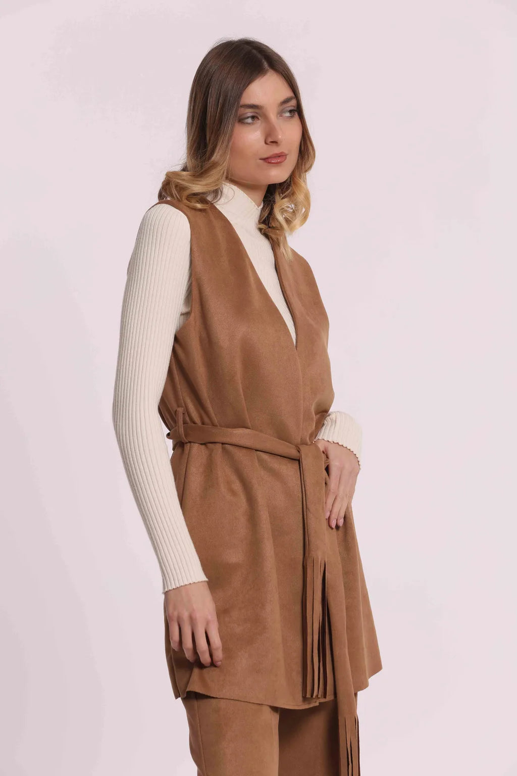 Mimi Mua Gilet Lungo in Jersey Effetto Camoscio Beige — foto 4