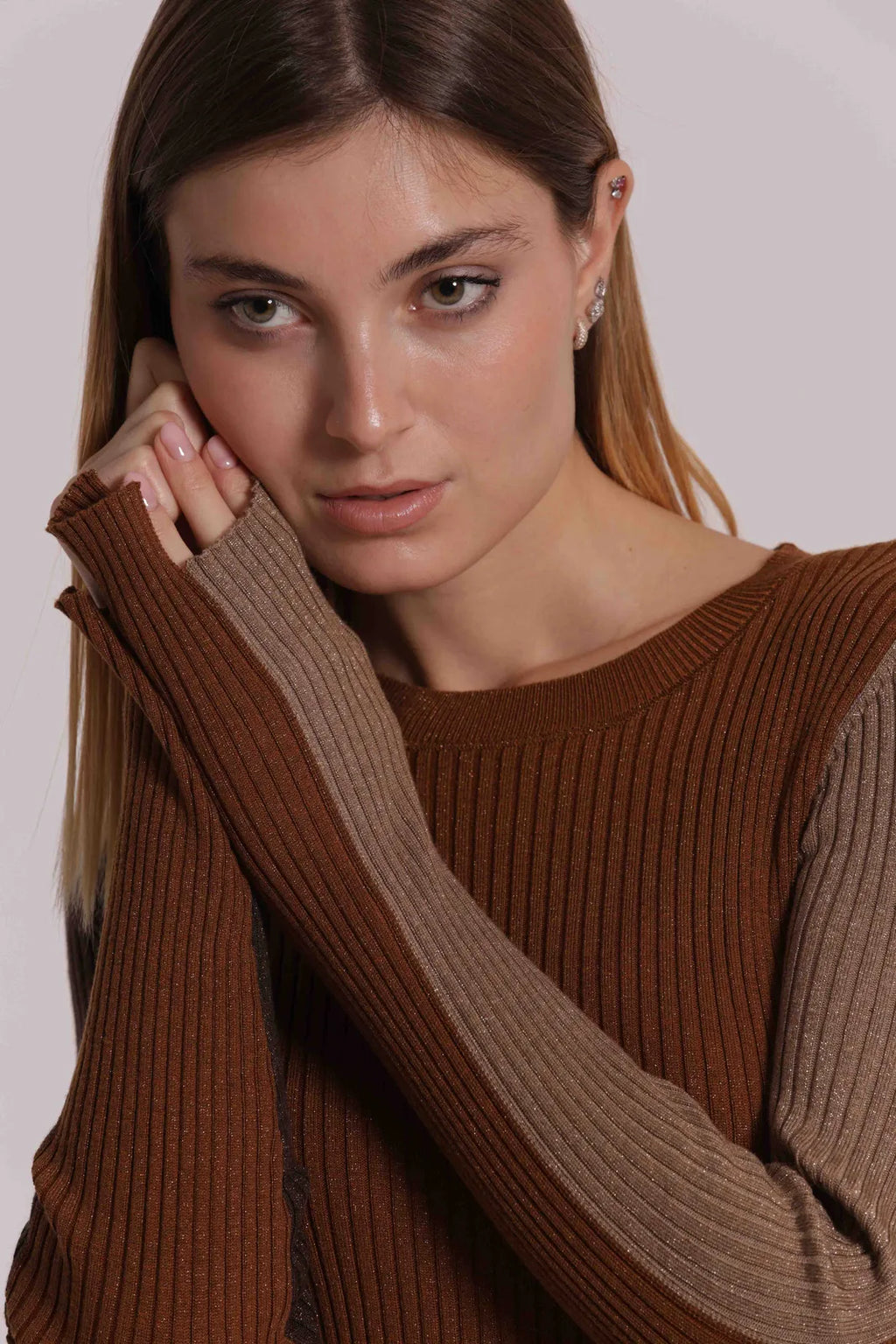 Mimi Mua Maglia Scollo con Maniche Bicolor Moro — foto 4
