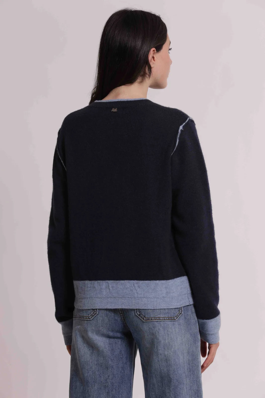 Mimi Mua Maglia Scollo Tondo con Contrasti Blu — foto 4