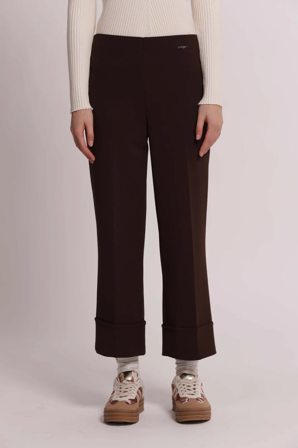 Mimi Mua Pantalone con Risvolto in Scuba Crepe Moro — foto 2