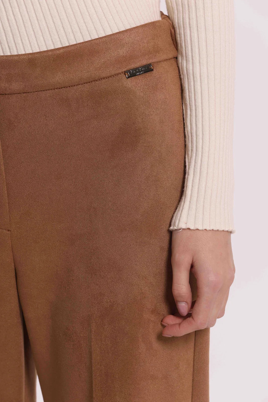 Mimi Mua Pantalone Dritto in Jersey Effetto Camoscio Beige — foto 5