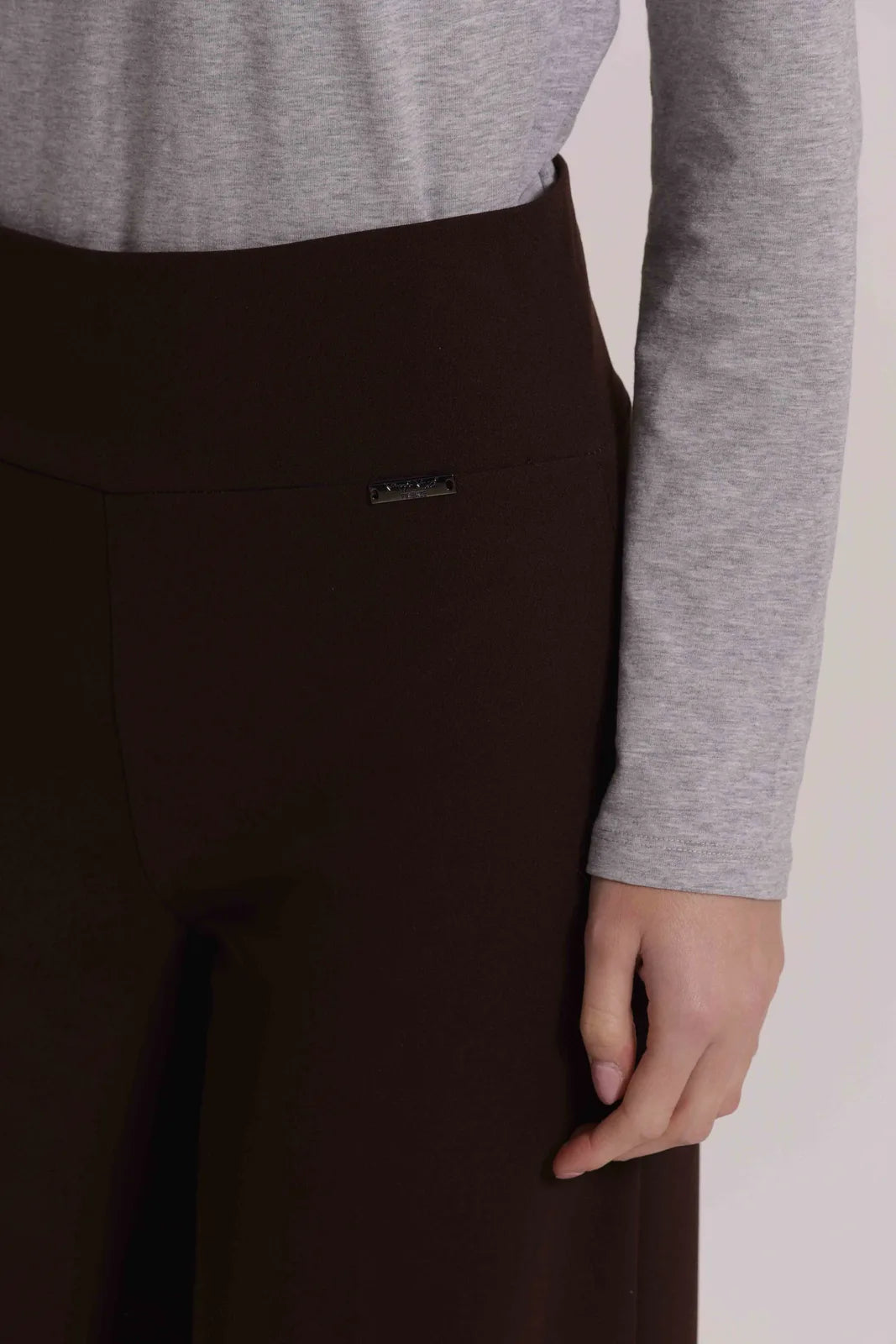 Mimi Mua Pantalone Palazzo in Scuba Crepe Moro — foto 4