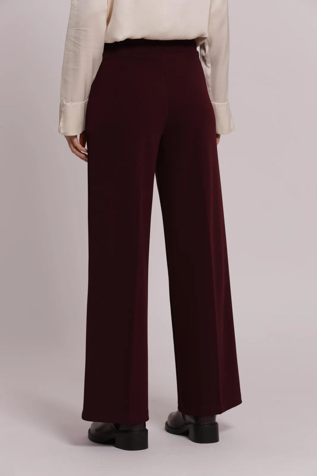Mimi Mua Pantalone Palazzo in Scuba Crepe Prugna — foto 4